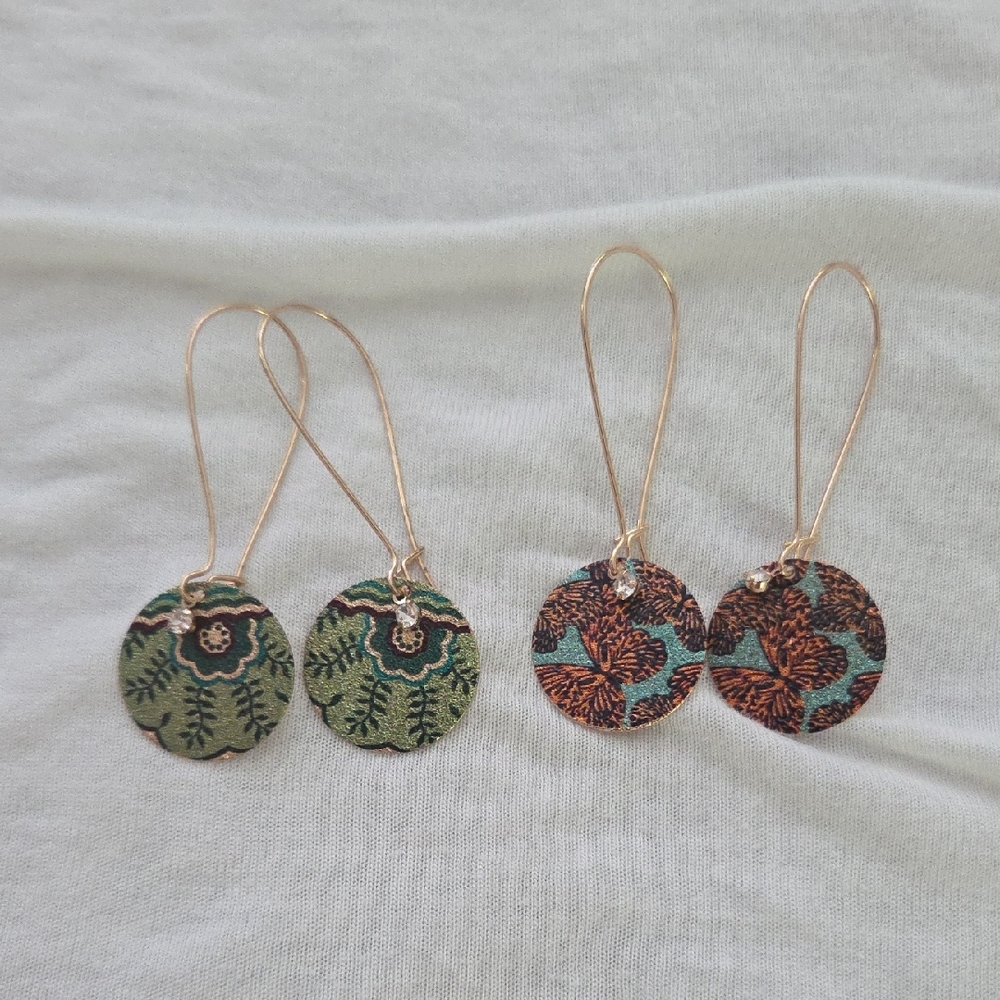 Elegant Gold Wire Earrings